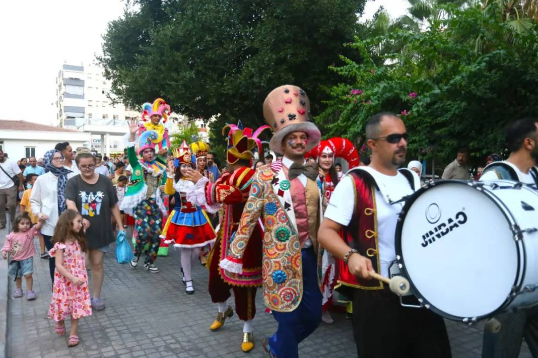 Kepez’de Kültür Festivali’nin Açılış Korteji Renk Kattı 4
